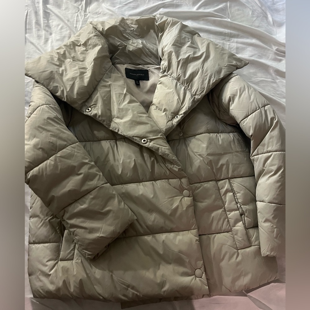 COPY - Woman's xs tan puffer jacket